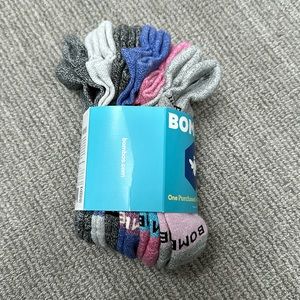 New with tags Bombas 6-pack women’s midweight ankle socks - size small